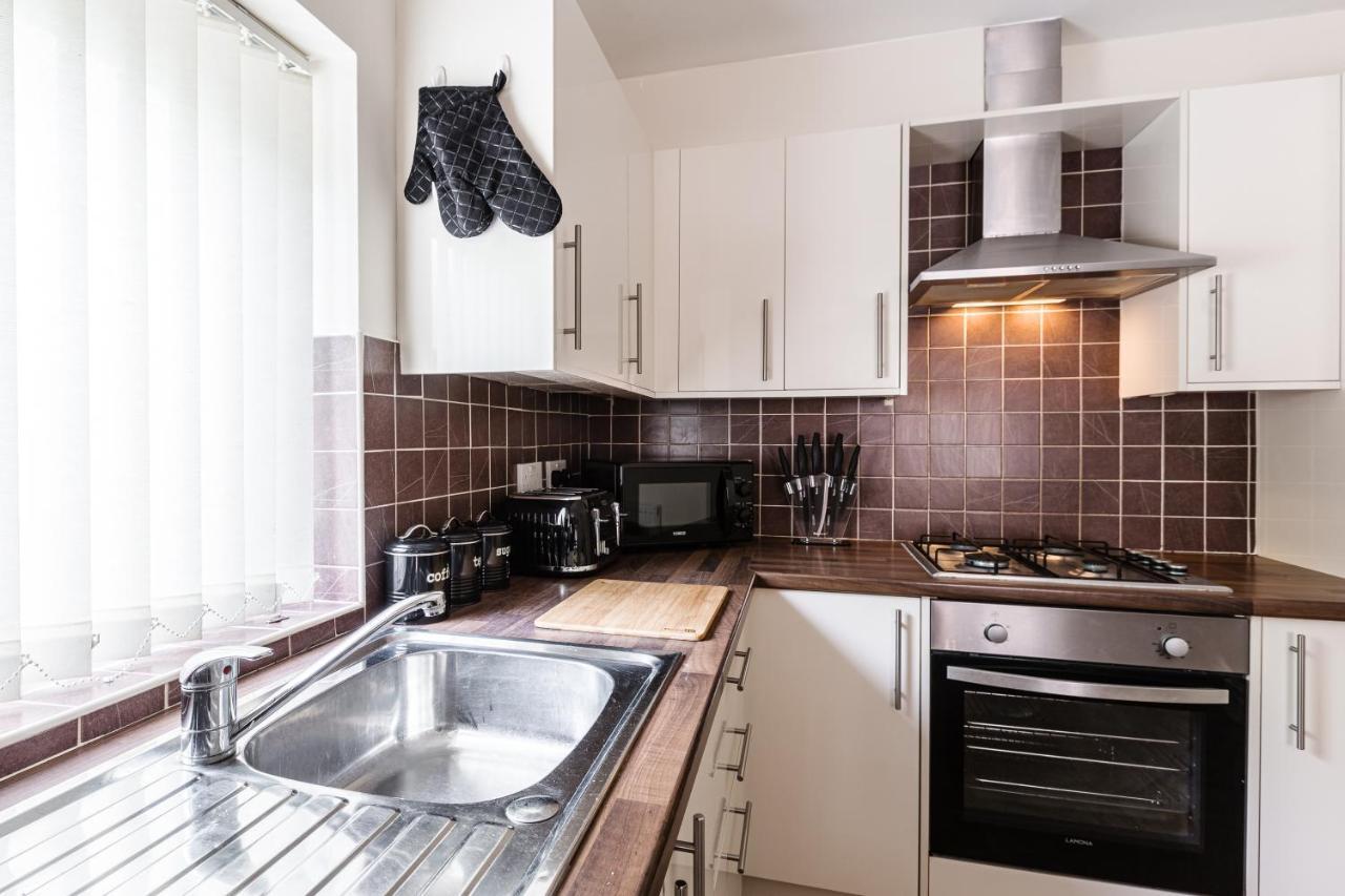 Oxheys House - 5 Bedrooms Contractors Parking Престон Экстерьер фото